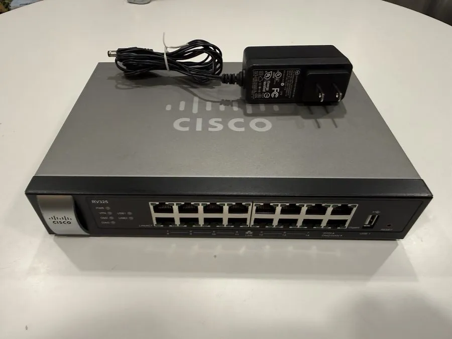 Маршрутизатор Cisco RV325 Gigabit Dual WAN VPN Router 14-Port Gigabit Small Busi