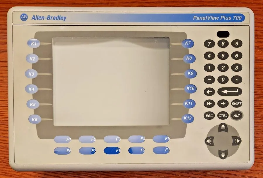 Панель оператора Allen-Bradley 2711P-B7C4D1 PanelView Plus 700 HMI 6.5" Color 24