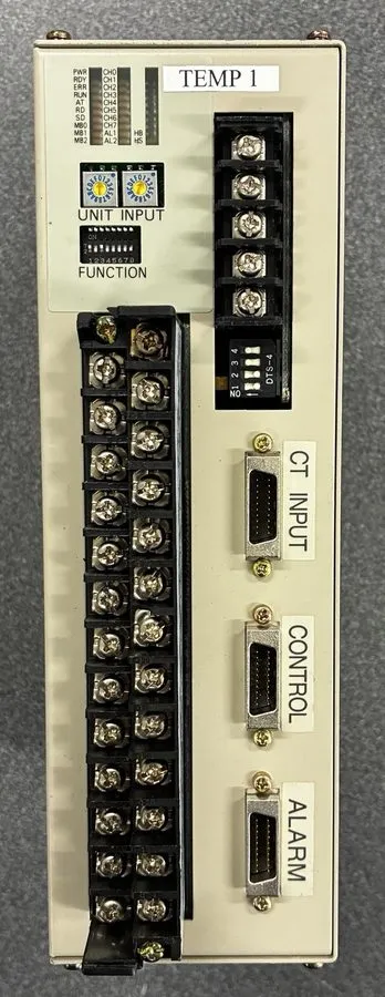 Датчик температуры Omron E5ZE-8AQH04PB Temperature Controller 24 VDC 15 W — фото лота 1