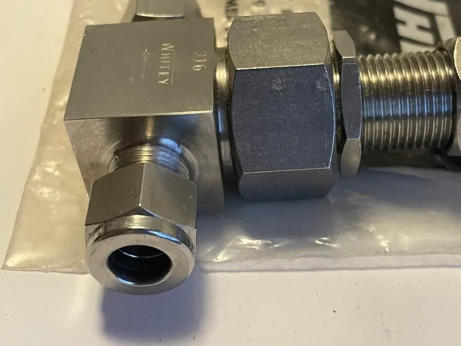 Клапан Whitey Swagelok SS-6VS6 3/16 SST Needle Valve 5000 PSI 3/8 OD Ends — фото лота 2