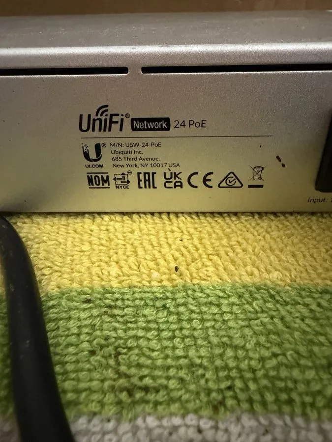 Коммутатор Ubiquiti UniFi USW-PRO-24 Layer3 Gigabit Switch 24 Port Non-PoE + 2x  — фото лота 1