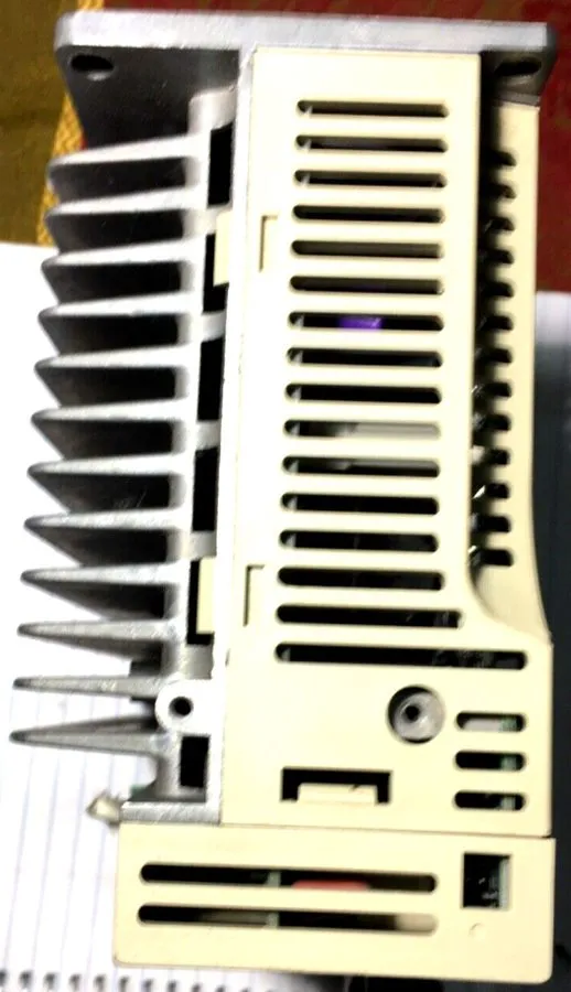 Сервопривод YASKAWA SERVOPACK SGDA-04AS 200-230Vac 6.0A AMP — фото лота 2