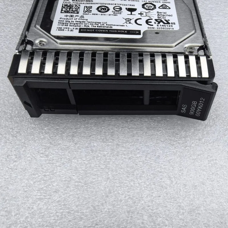 Жёсткий диск Lenovo 00YK012 7XB7A00023 2.5 " 900GB 15K SAS 12G HDD HARD DRIVE