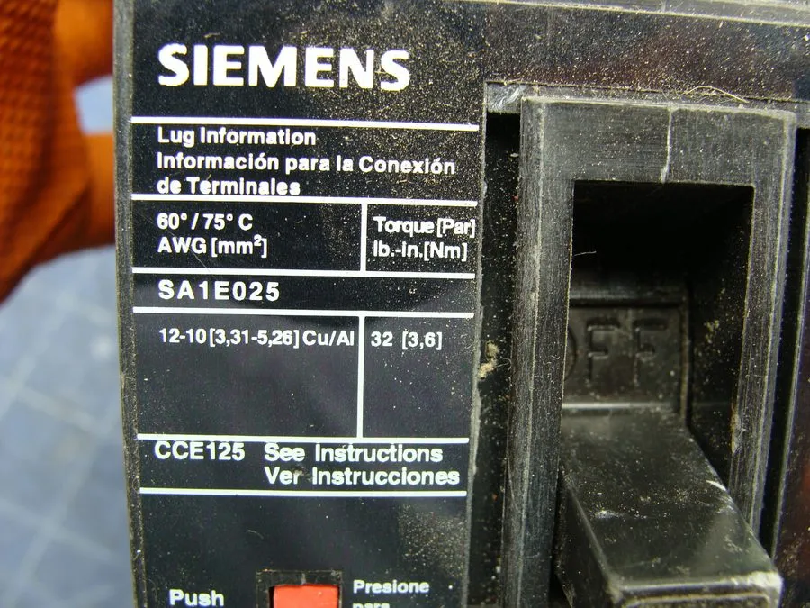 Автоматический выключатель Siemens SA1E025 Sentron 25 Amp Circuit Breaker ED42B0