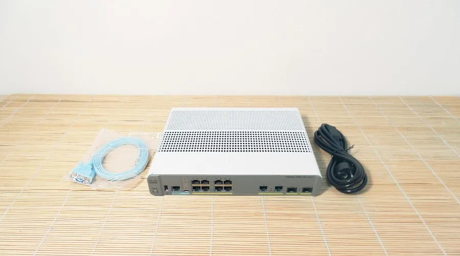 Коммутатор Cisco Catalyst 3560-CX WS-C3560CX-8TC-S Fanless 8-Port Switch IOS15