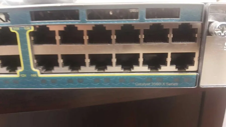 Коммутатор Cisco WS-C3560X-24T-S 24-Port Gigabit Ethernet Switch w/C3KX-NM-10G
