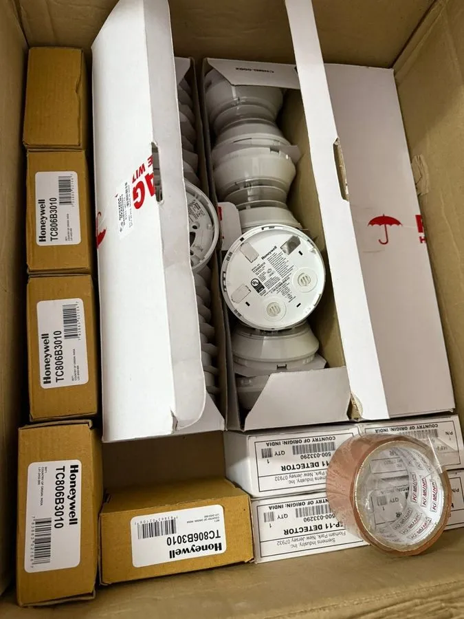 Терминал сбора данных HONEYWELL TC806B3010 ADDRESSABLE SMOKE DETECTOR — фото лота 1