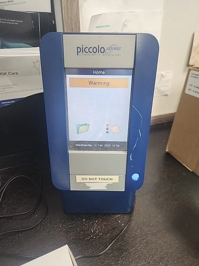 Анализатор Abaxis Piccolo Xpress 1100-1000 Blood Chemistry Analyzer (Portable)