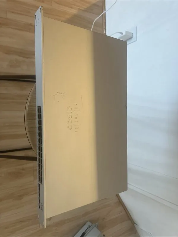 Коммутатор Cisco Meraki MS225-24 Managed Cloud Switch 24 Port Gigabit SFP+ Rackm — фото лота 2