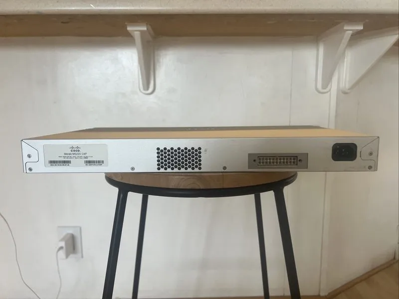 Коммутатор Cisco Meraki MS225-24 Managed Cloud Switch 24 Port Gigabit SFP+ Rackm — фото лота 3