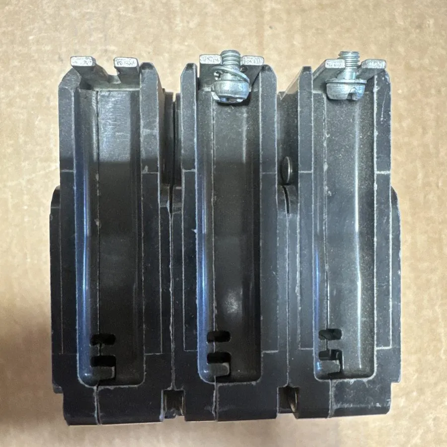 Автоматический выключатель SQUARE D EDB34045 EDB 3 POLE 45 AMP 480v CIRCUIT BREA