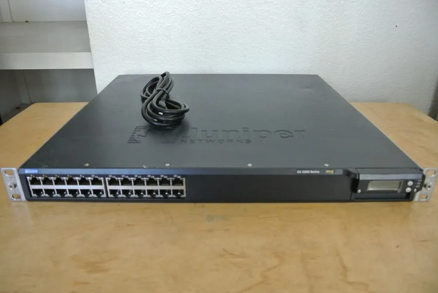 Коммутатор Juniper Networks EX3200-24T 24 Port Gigabit 8 POE 4 SFP Switch