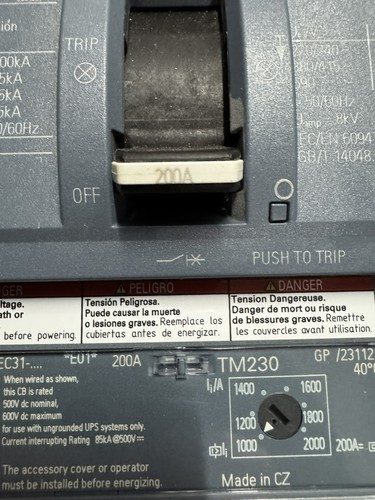 Автоматический выключатель SIEMENS 3VA5220-6EC31-0AA0 3VA5 200 amp 3 Pole Breake