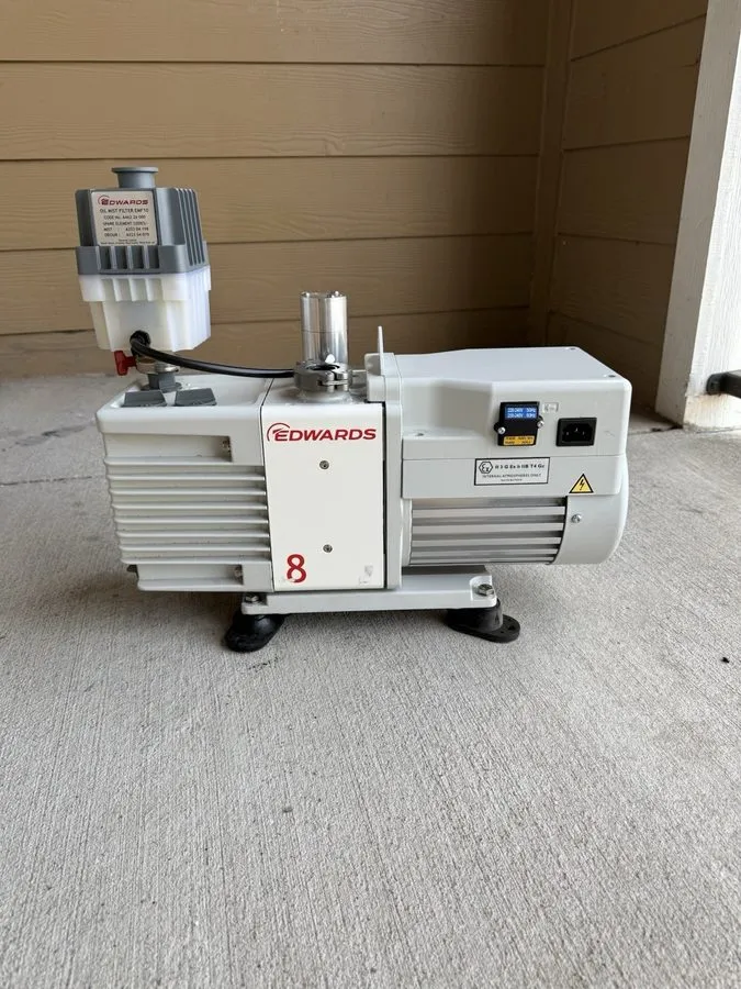 Насос Edwards A65401903 Mechanical pump RV8 shipping — фото лота 1