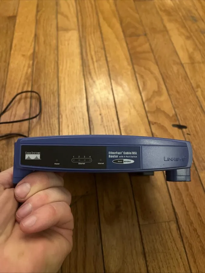 Маршрутизатор Cisco Linksys BEFSX41 Broadband Firewall Router 4-Port 10/100