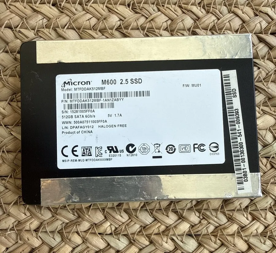 SSD-накопитель Micron M600 2.5" 512GB SSD SATA MTFDDAK512MBF Health Status Good