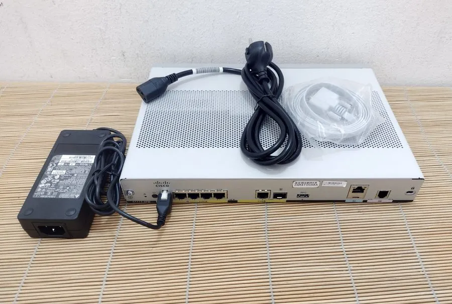 Маршрутизатор Cisco C1117-4PWE ISR 1100 4P DSL Annex A 802.11ac -E WiFi