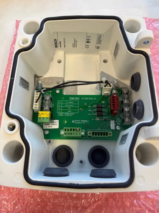 Камера Bosch Autodome Security Camera Pendant Arm Power Box P/N: VG4-A-PA0
