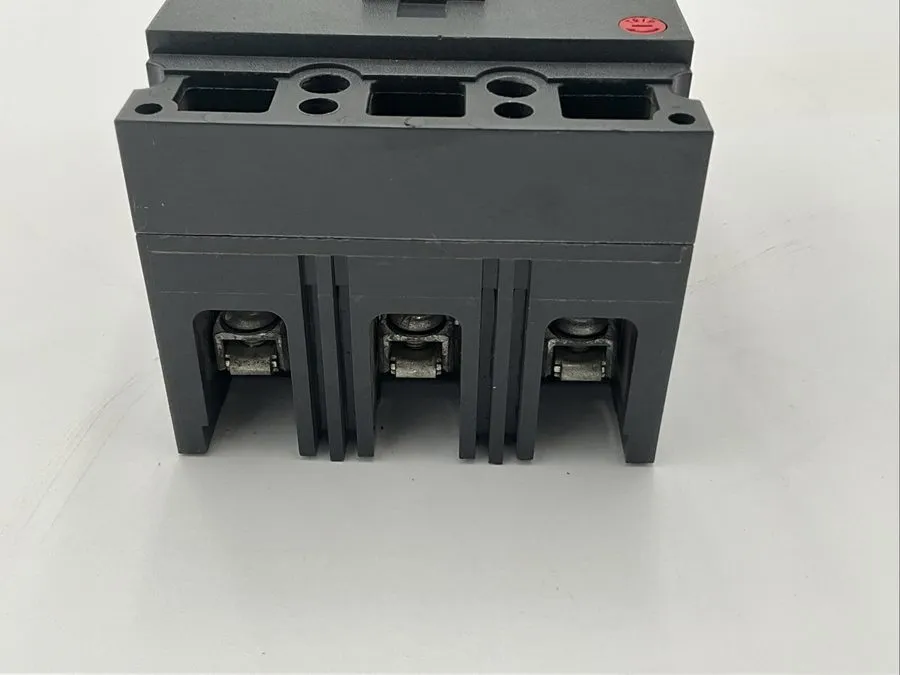 Автоматический выключатель GE TED134030 30A 3-Pole 480V AC E-Frame Circuit Break