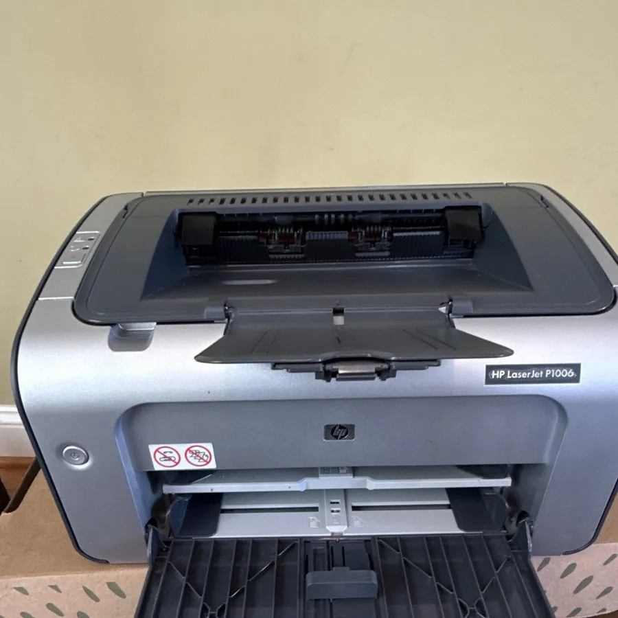 Лазерный принтер HP LaserJet P1006 Laser Printer in Great shape/ Low Page count