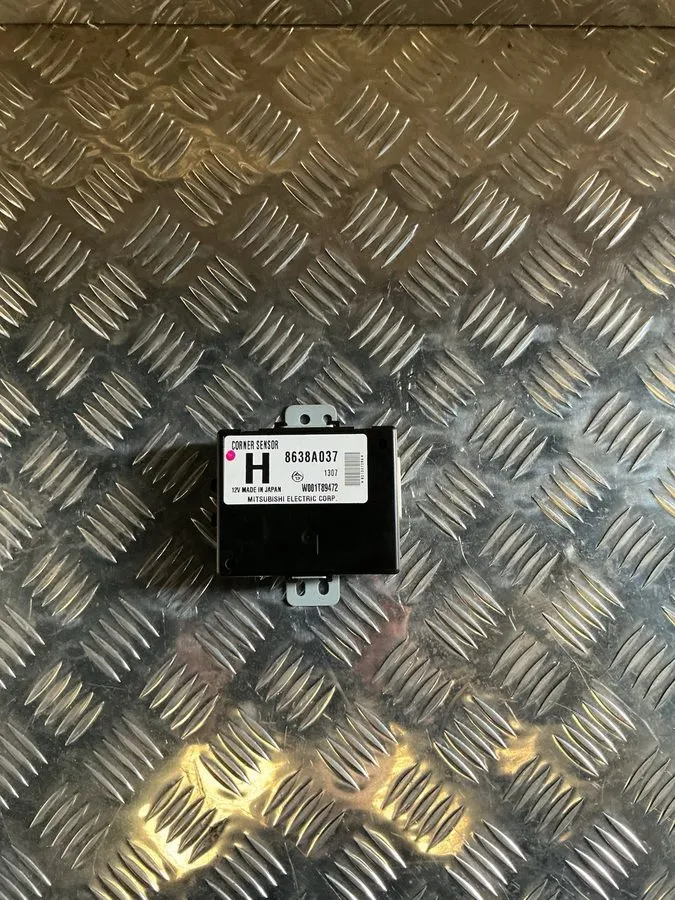 Модуль Mitsubishi Mirage DC/DC Converter Module Bosch 8638A053 ASX Outlander