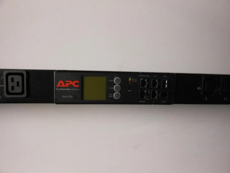 Блок розеток PDU APC AP8959NA3 Switched Rack PDU, 9K Series, 0U, 20A 208V, 21 C1