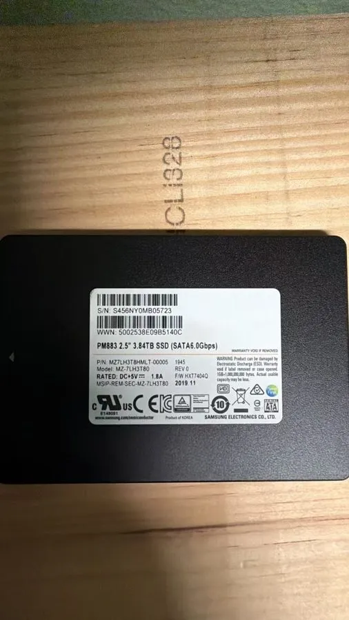 SSD-накопитель MZ-7LH3T80 Samsung PM883 Series 3.84TB 2.5" SATA 6Gb/s SSD MZ7LH3