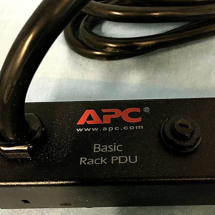 Блок розеток PDU APC AP9551 0U Vertical Basic Rack PDU 20A, 120V, 14-Outlet