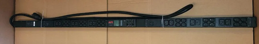 Блок розеток PDU APC AP9571A Rack PDU, Basic, 1U, 30A, 208V, L6-30P Input, C13 O