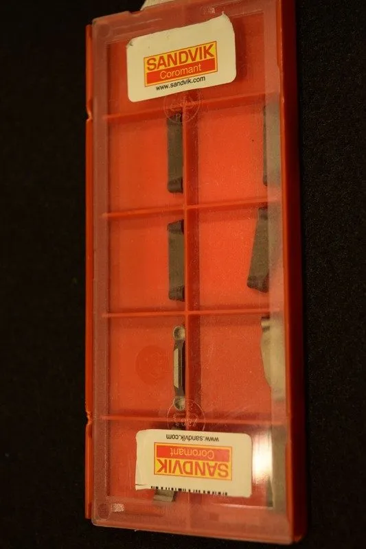 Режущий инструмент Sandvik, N123G2-0400-RM, Grade 525, Carbide insert