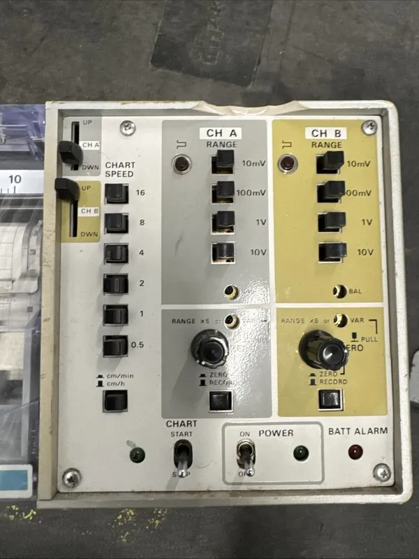 Регистратор SOLTEC VP-6723S 2 PEN PORTABLE CHART RECORDER — фото лота 1