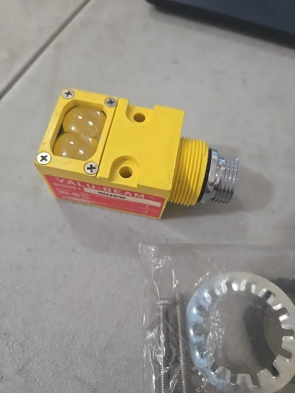 Фотоэлектрический датчик BANNER PHOTOELECTRIC SENSOR SMA91EQD WITH WASHER AND SC — фото лота 1
