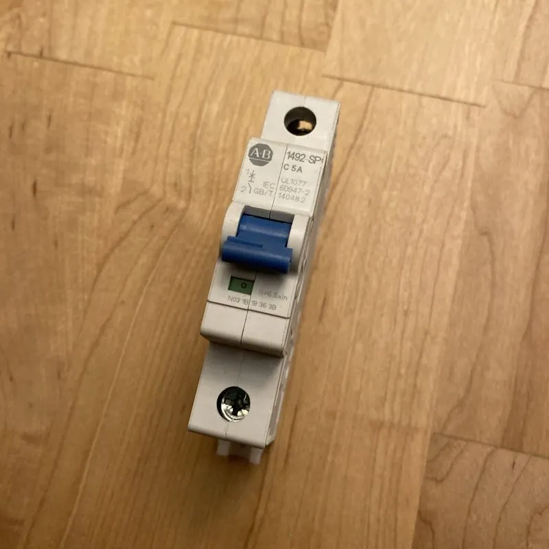 Автоматический выключатель Allen- Bradley 1492-SPM1C050 Circuit Breaker 1 Pole 5 — фото лота 1