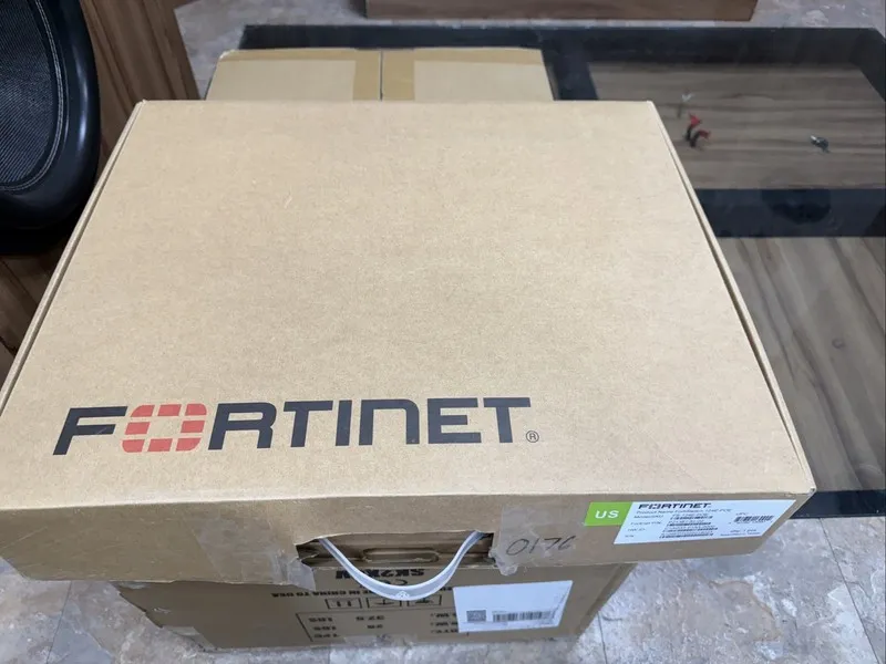 Коммутатор Fortinet FortiSwitch FS-124E-POE Ethernet Switch, 24-Port