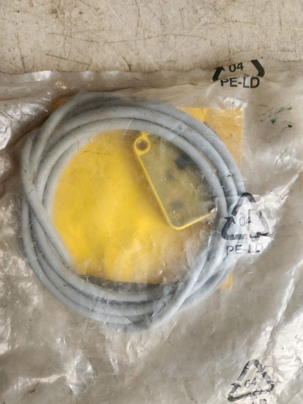 Фото лота BI10U-Q14-ADZ32X2 от продавца №99574
