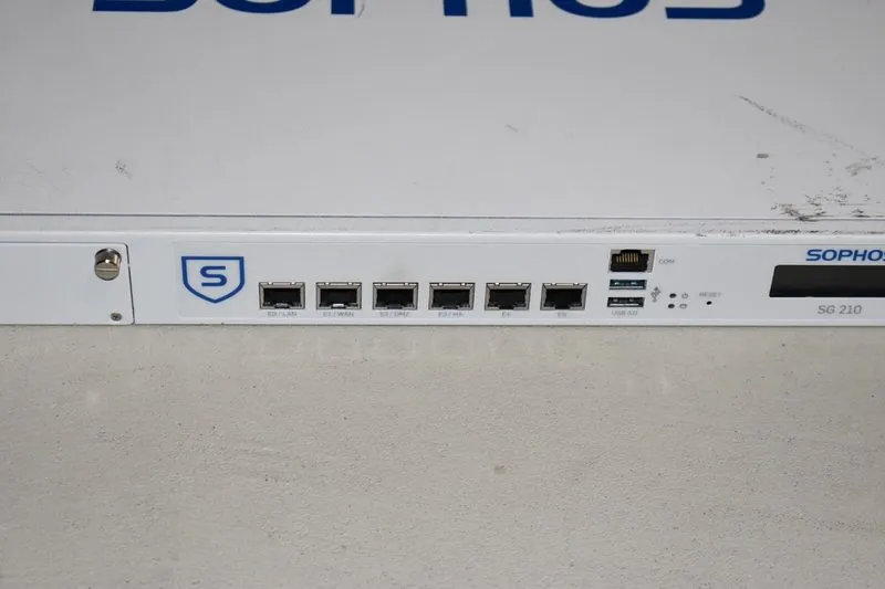 Сервер Sophos 4x 10GBe Gigabit Rackmount OPNsense Firewall Xeon E3-1225v3 16GB R — фото лота 4