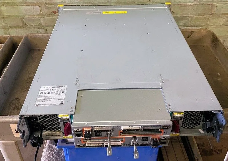 СХД HPE 3PARA-SV1009 3PAR STORESERVE 7400C 24-Bay Storage Array w/ 2x QR512-6300 — фото лота 2