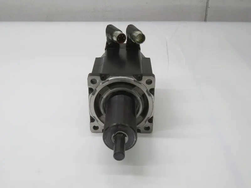 Серводвигатель Allen Bradley Rotary Servo Motor MPL-A4530K-MJ72AA — фото лота 2