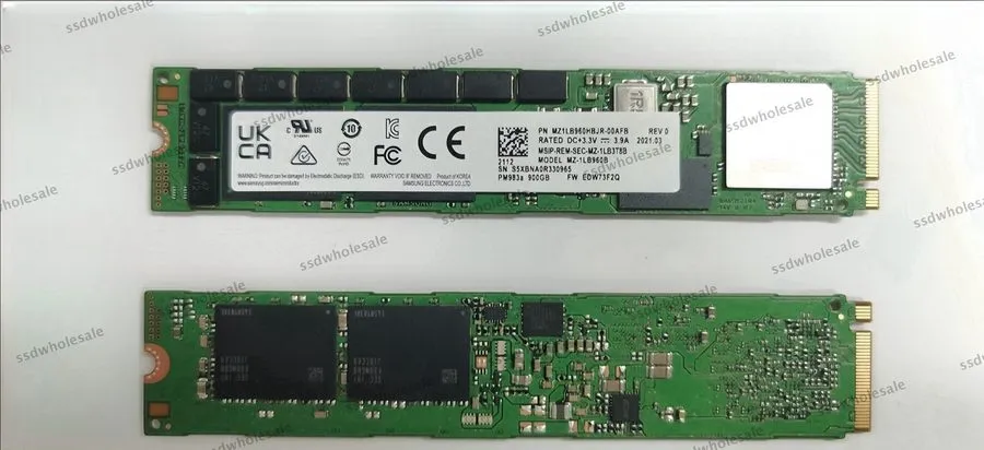 SSD-накопитель Samsung PM983 960GB M.2 22110 NVMe PCIe MZ-1LB9600 MZ1LB960HAJQ-0