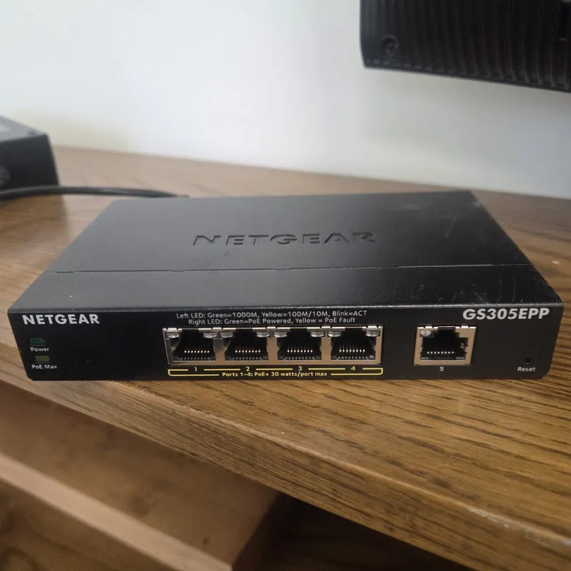 Коммутатор Netgear GS305EPP 5-Port Gigabit Ethernet 120W PoE+ Plus Switch 30W pe
