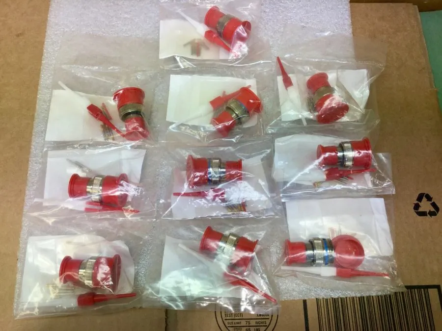 Разъём Amphenol Aerospace MS3476L10-6S Circular Connector Female 6 Position Al P