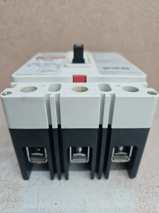 Автоматический выключатель 1 Eaton EHD3030L 30A Circuit Breaker EHD 14K 3P 480V