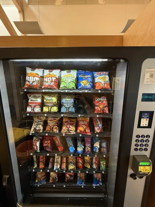 Торговый автомат Automatic Products AP 113 Snack Vending Machine 5-Wide