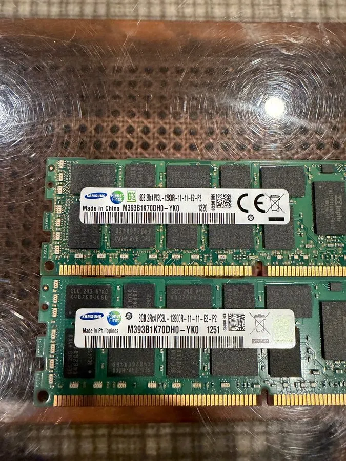 Модуль памяти 2 x 8GB Samsung M393B1K70DH0-YK0 2Rx4 PC3L-12800R DDR3 RAM (16GB i — фото лота 1