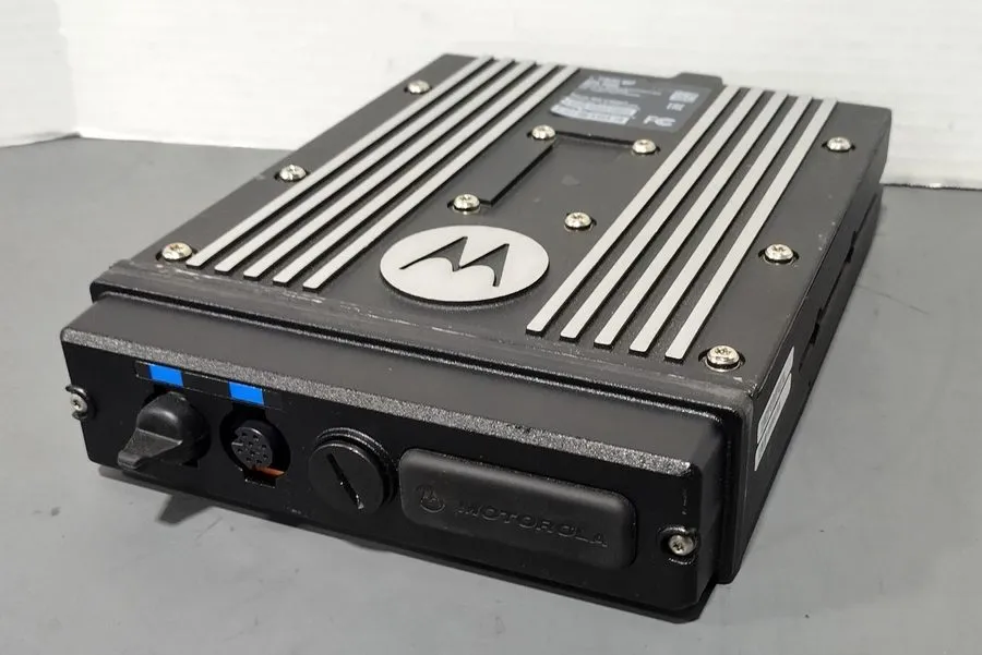 Радиостанция MOTOROLA APX 6500 7/800 MHZ TDMA M25URS9PW1AN 6KG ENCRYPTION, TDMA  — фото лота 1