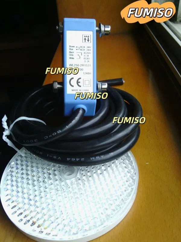 Фотоэлектрический датчик Sick WL250-2R1531 Photoelectric Sensor