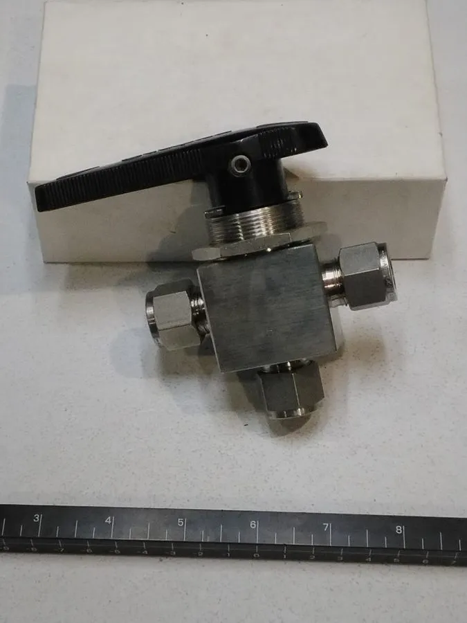 Клапан Swagelok SS-45XTS8 SS 1-Piece 40 Series 3-Way Ball Valve FNSP — фото лота 1