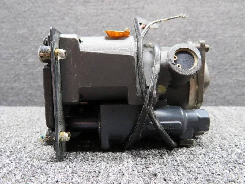 Трубопроводная арматура 29255-10A-A9 Bendix Oxygen Pressure Regulator and Dilute