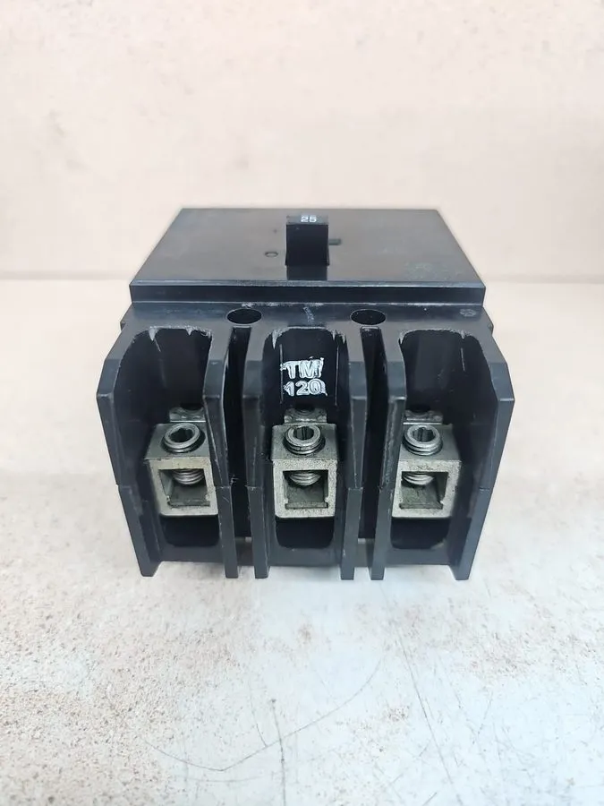 Автоматический выключатель Eaton Cutler Hammer GHB GHB3025 3 Pole 25 Amp 480V Ci