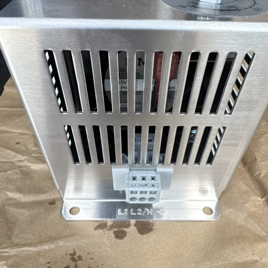 Монтажный шкаф Nvent Hoffman DAH1001A Electric Enclosure Heater 115V 100W Alum